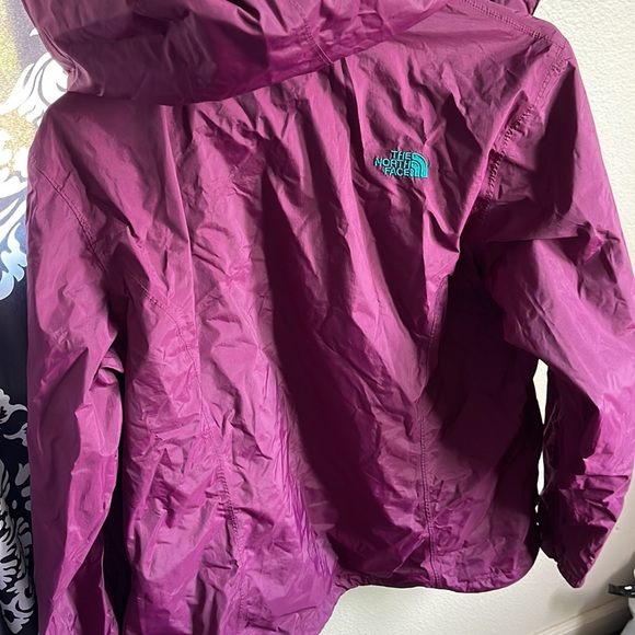 The north face windbreaker size women’s XL. Purple and teal. Has zipper pockets. - Picture 5 of 5